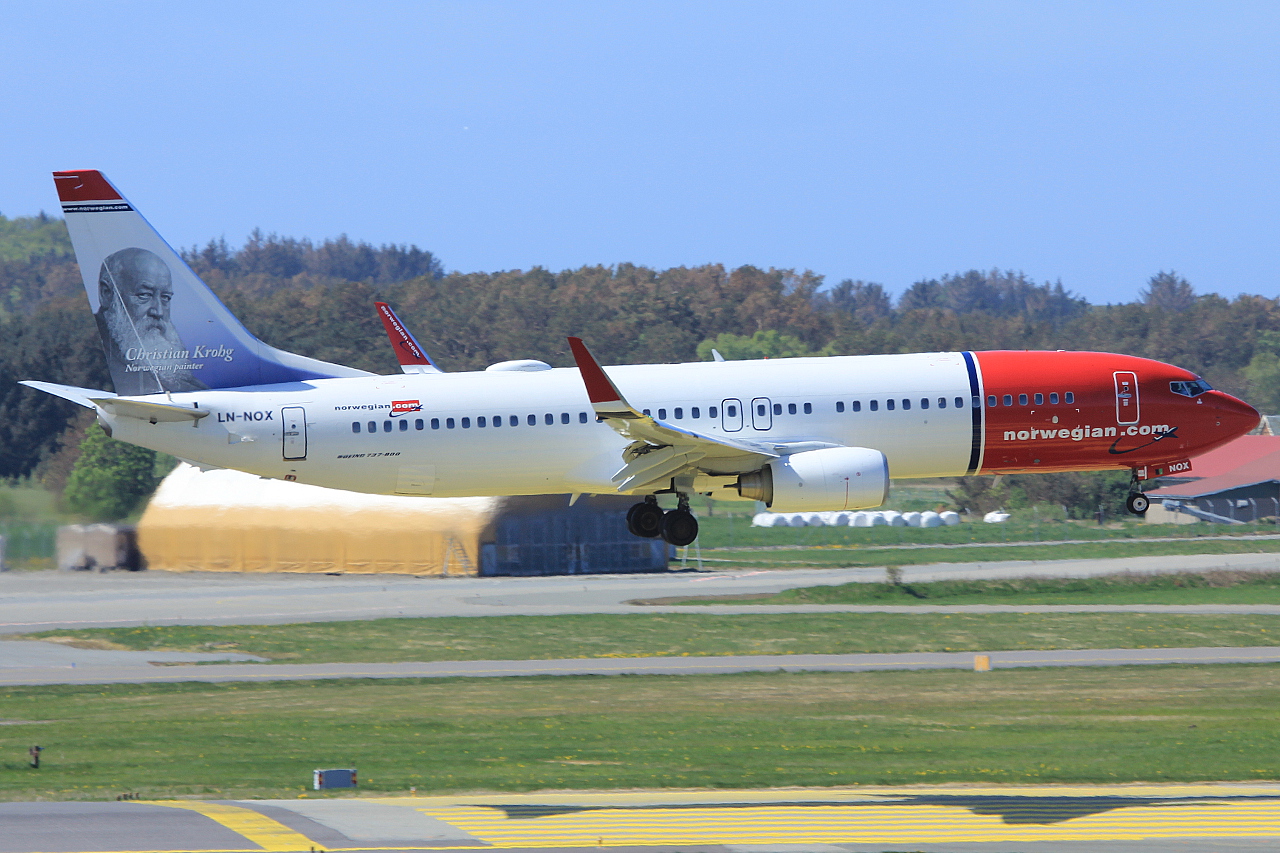 LN-NOX (37818) 2010 Boeing 737-8JP WL