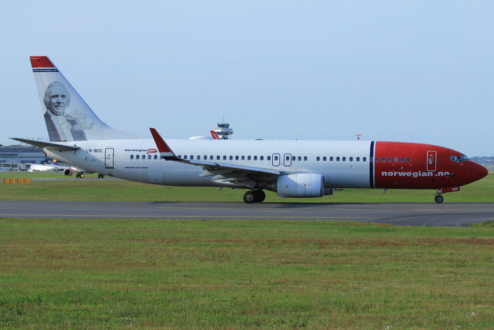 LN-NOC (30785) 2001 Boeing 737-81Q WL