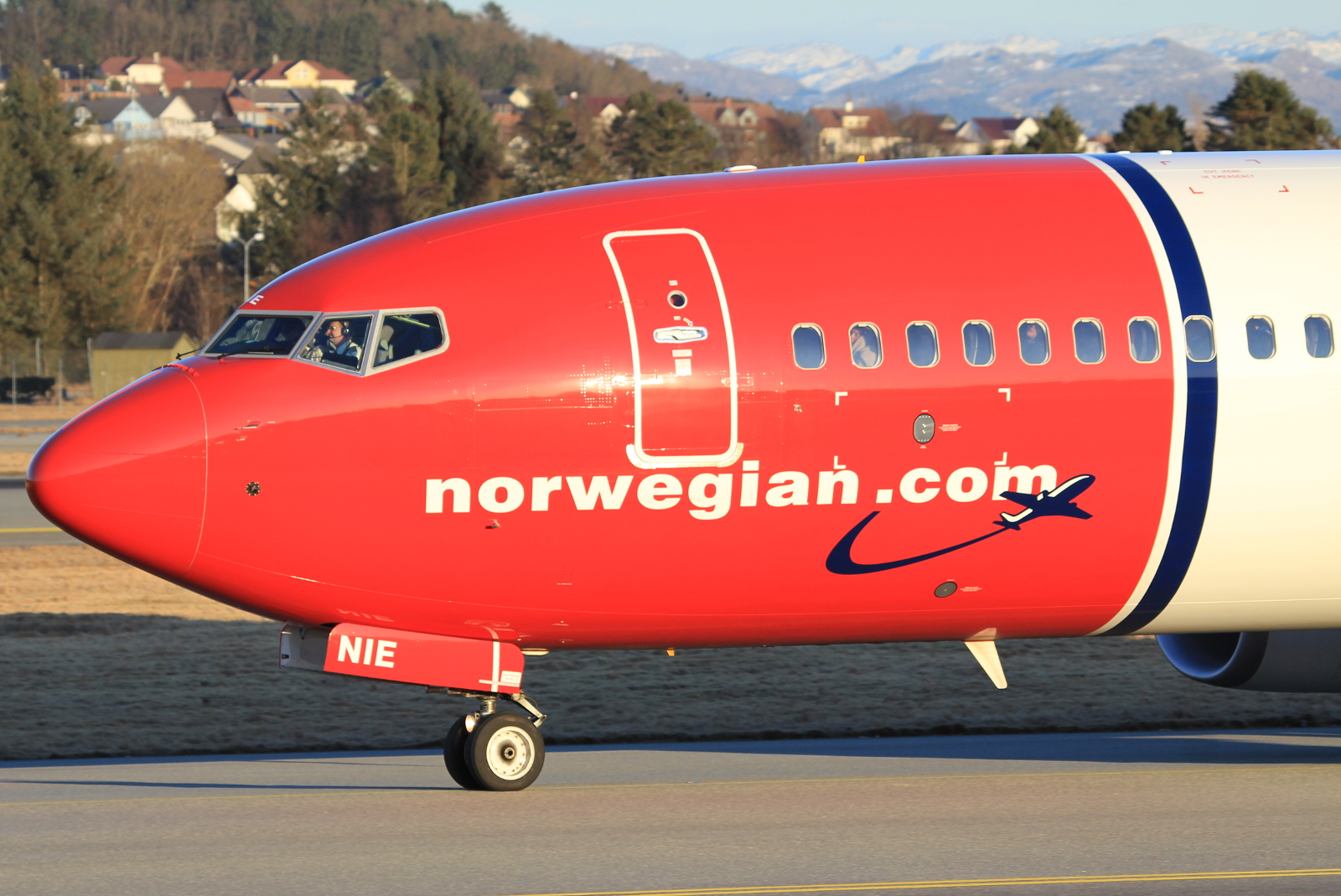 LN-NIE (39435) 2013 Boeing 737-8JP WL