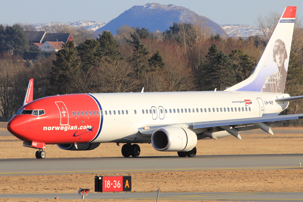LN-NIE (39435) 2013 Boeing 737-8JP WL