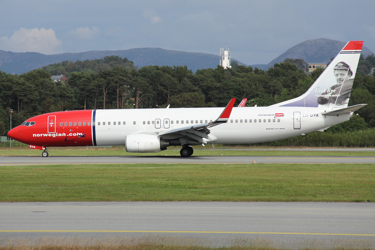 LN-DYA (39162) 2009 Boeing 737-8JP WL
