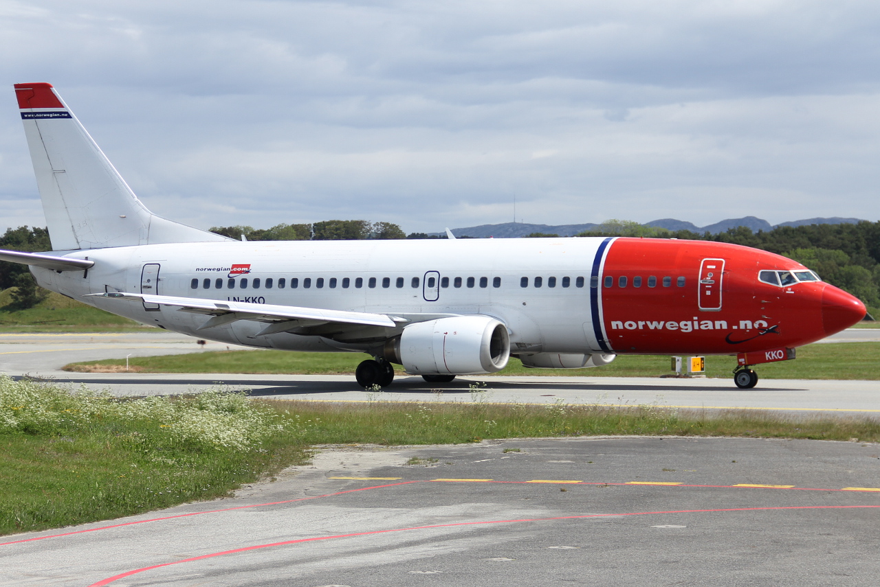 LN-KKO (24909) 1991 Boeing 737-3Y0