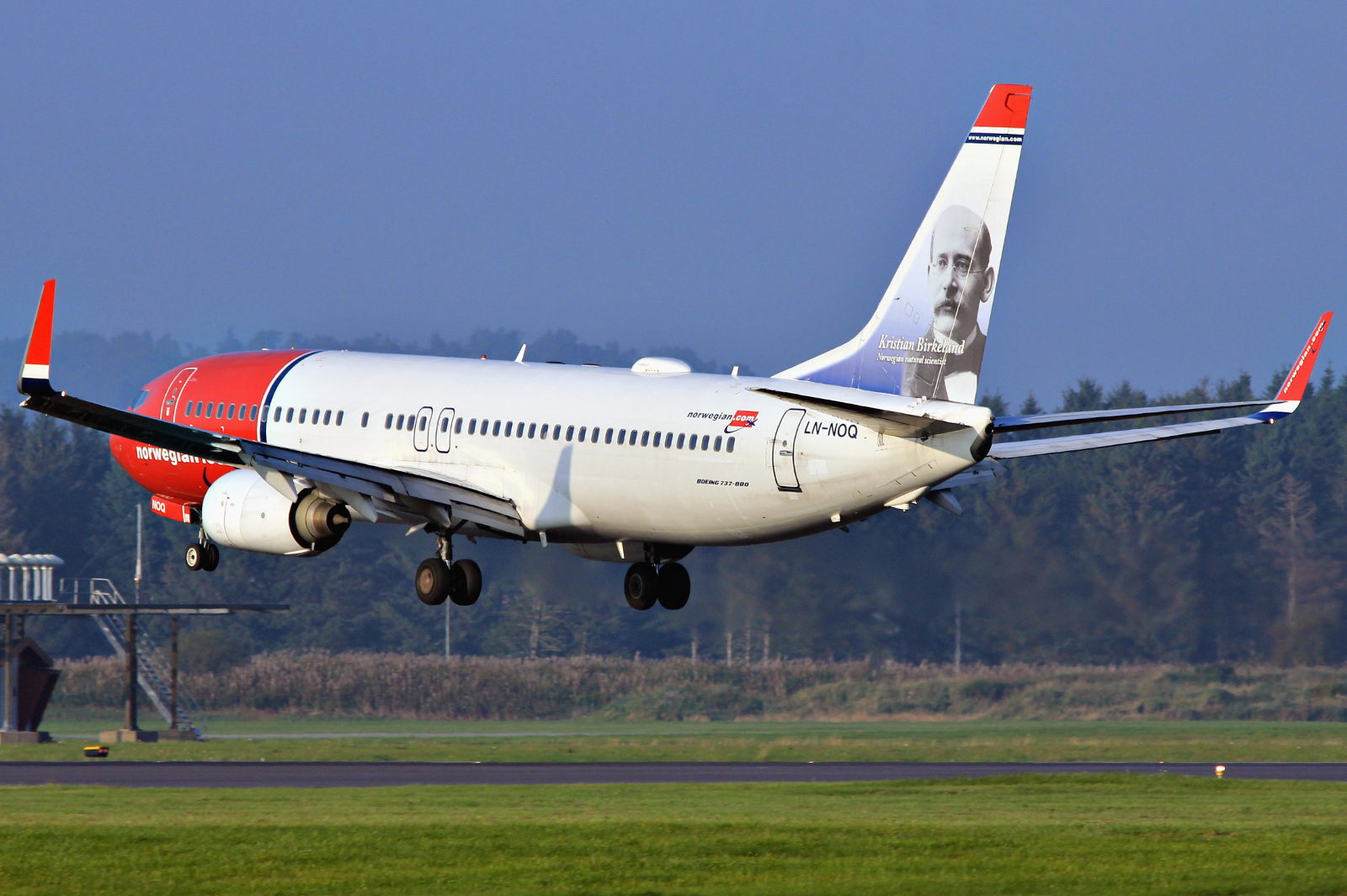 LN-NOQ (32658) 2005 Boeing 737-86N WL