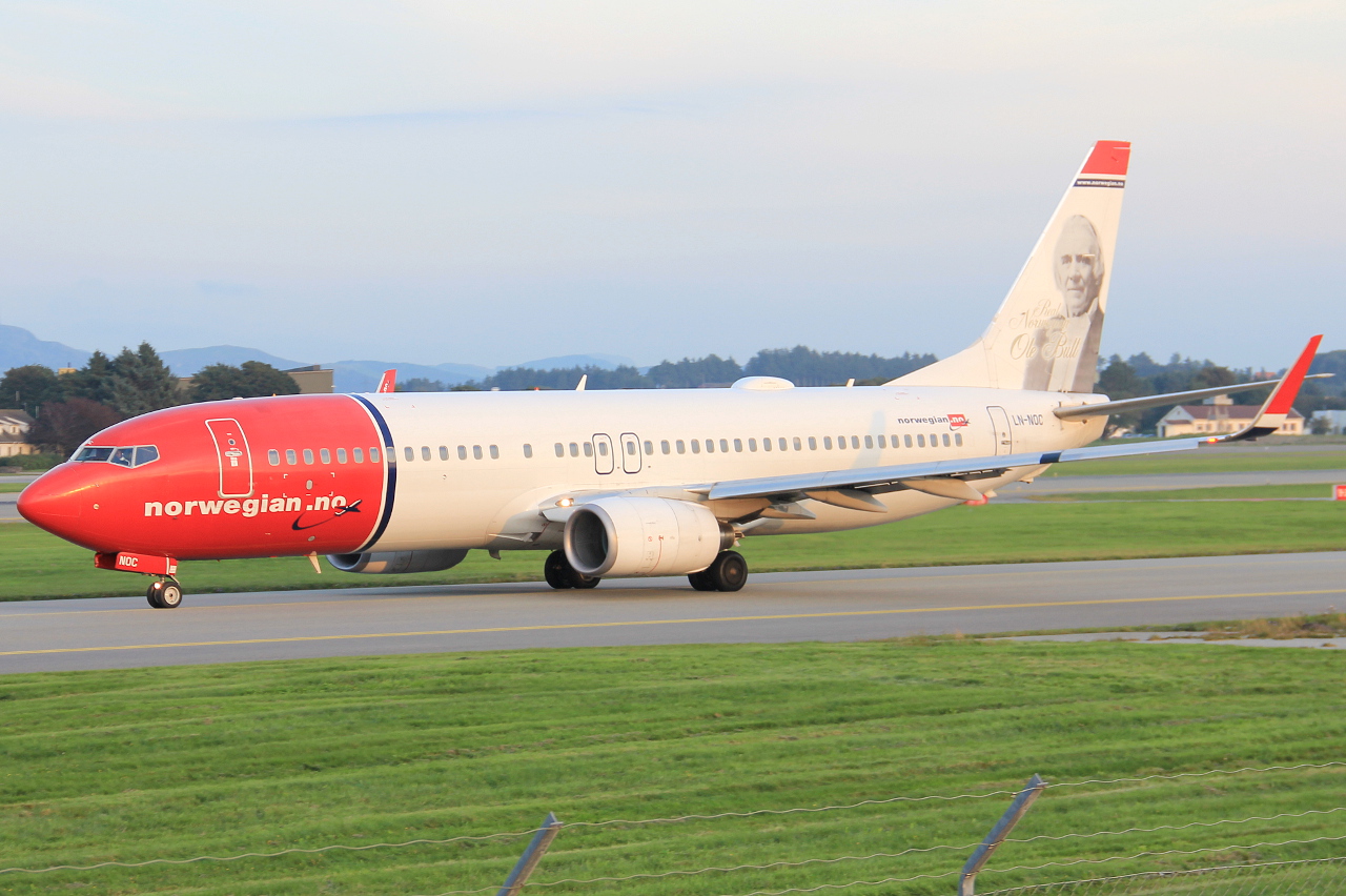 LN-NOC (30785) 2001 Boeing 737-81Q WL
