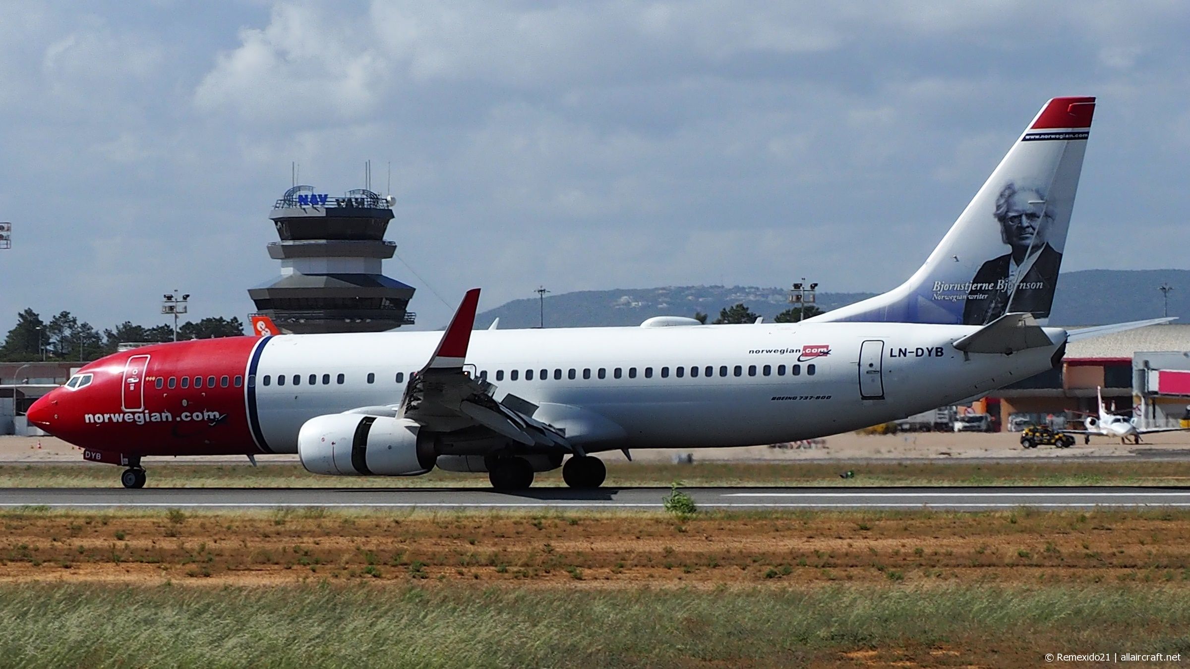LN-DYB (39163) 2009 Boeing 737-8JP WL