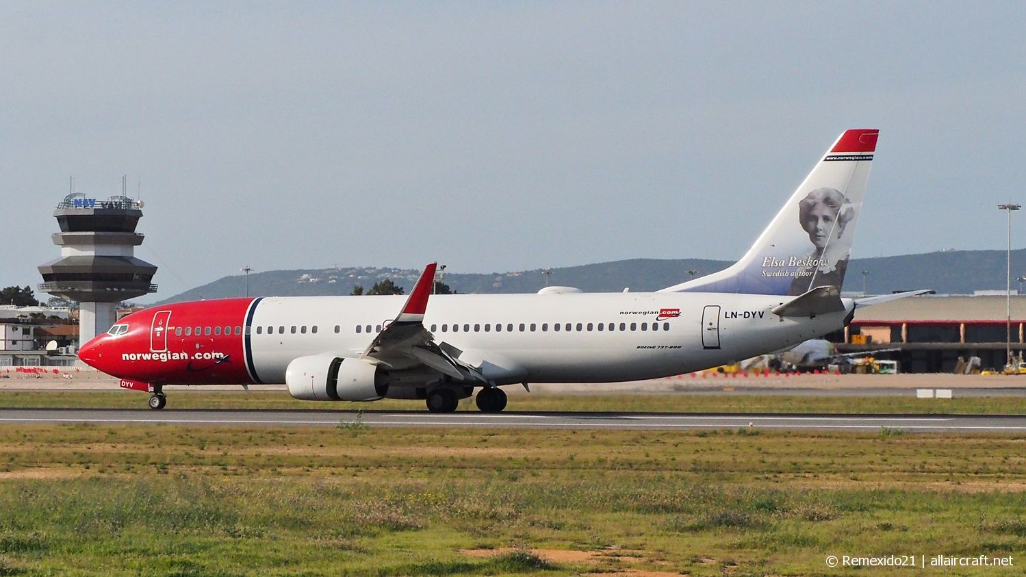 LN-DYV (39009) 2011 Boeing 737-8JP WL