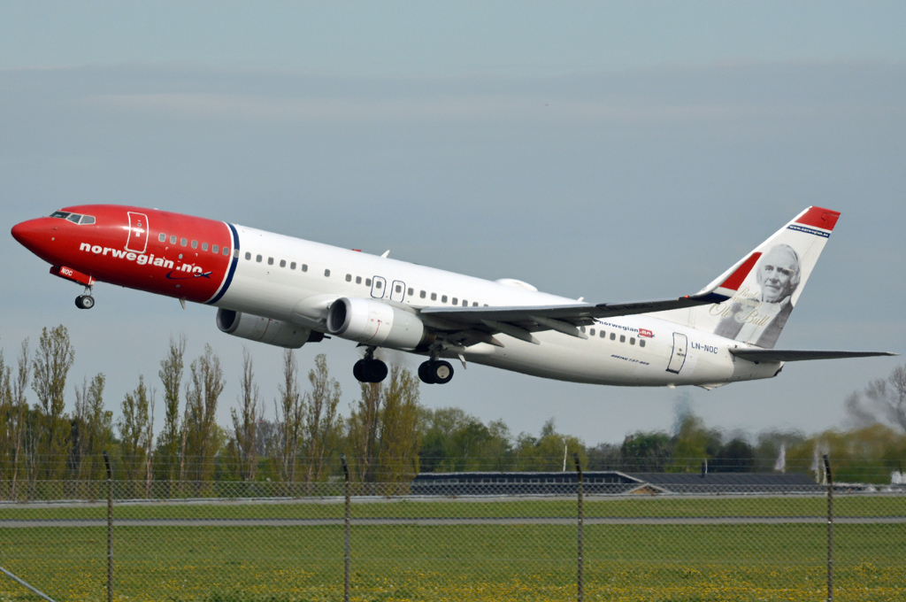 LN-NOC (30785) 2001 Boeing 737-81Q WL