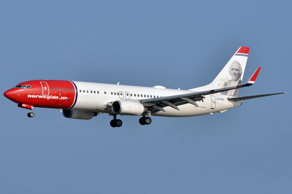 LN-NOC (30785) 2001 Boeing 737-81Q WL