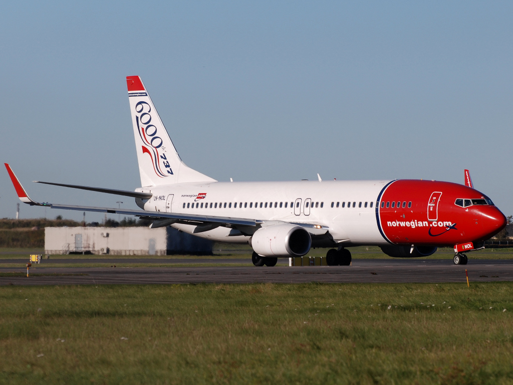 LN-NOL (37159) 2009 Boeing 737-8Q8 WL