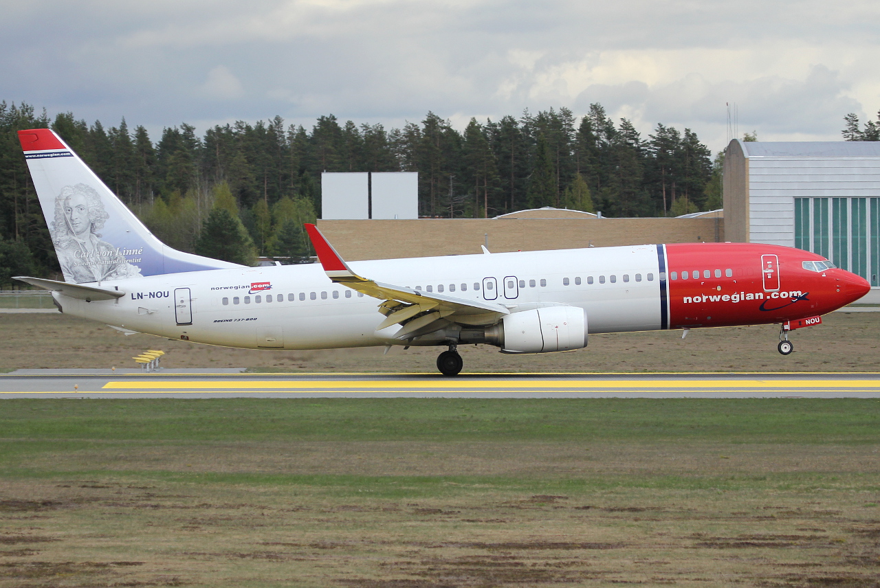 LN-NOU (29674) 2009 Boeing 737-8FZ WL
