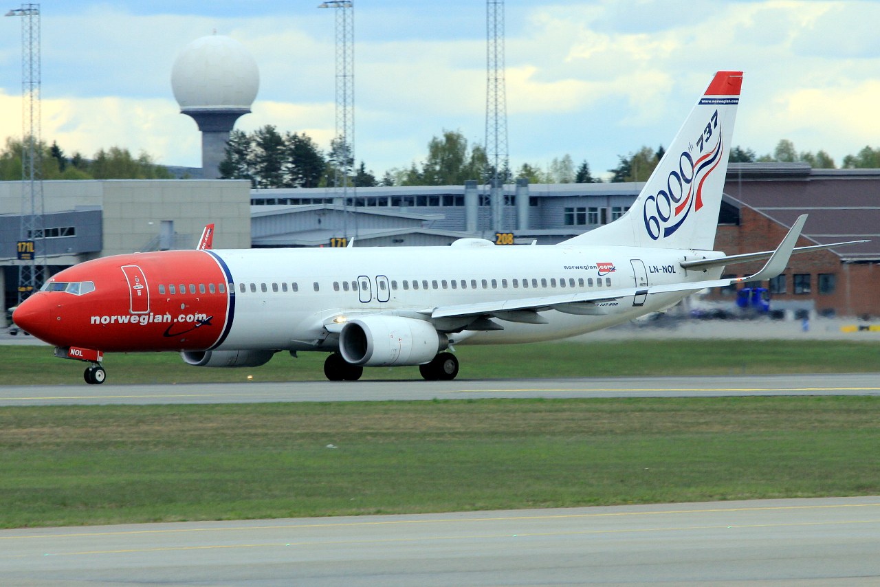 LN-NOL (37159) 2009 Boeing 737-8Q8 WL