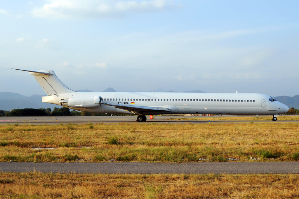 EC-JUG (49847) 1989 McDonnell Douglas MD-83