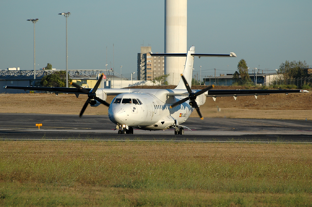 EC-JAD ( 321 ) 1992 ATR-42-300