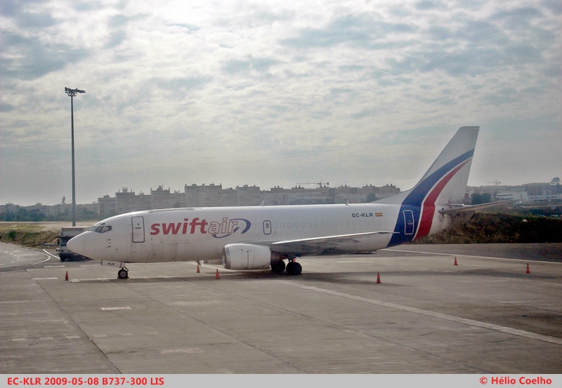 EC-KLR (23766) 1987 Boeing 737-3Q8(SF)