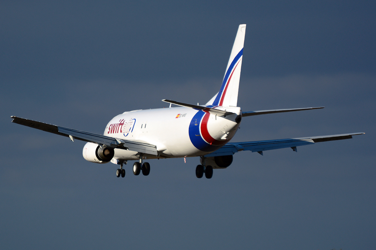 EC-MFE (24445) 1993 Boeing 737-476 SF