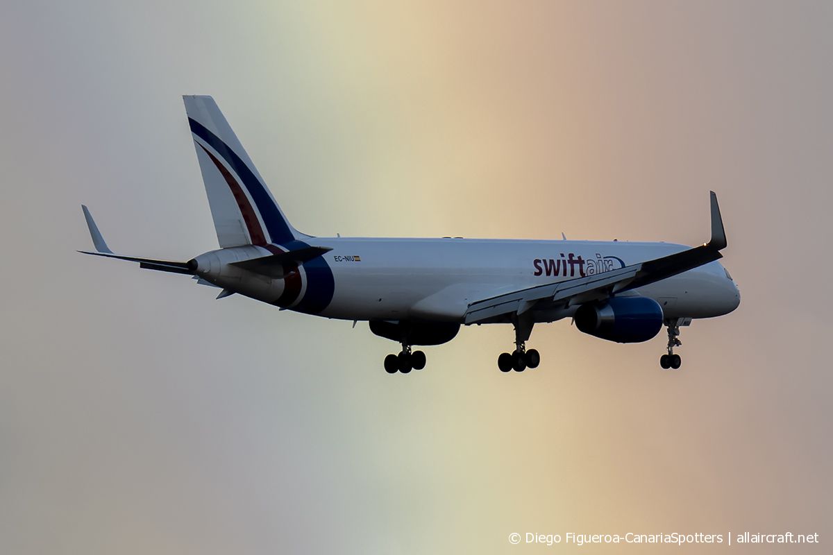 EC-NIU (25296) 1992 Boeing 757-223(PCF)(WL)