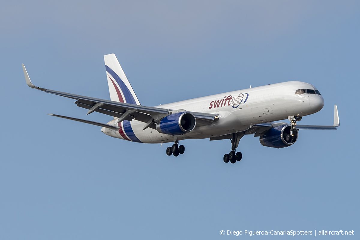 EC-NIU (25296) 1992 Boeing 757-223(PCF)(WL)