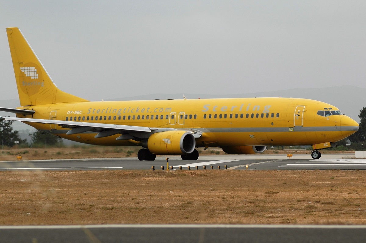 OY-SEC (28221) 1999 Boeing 737-8Q8