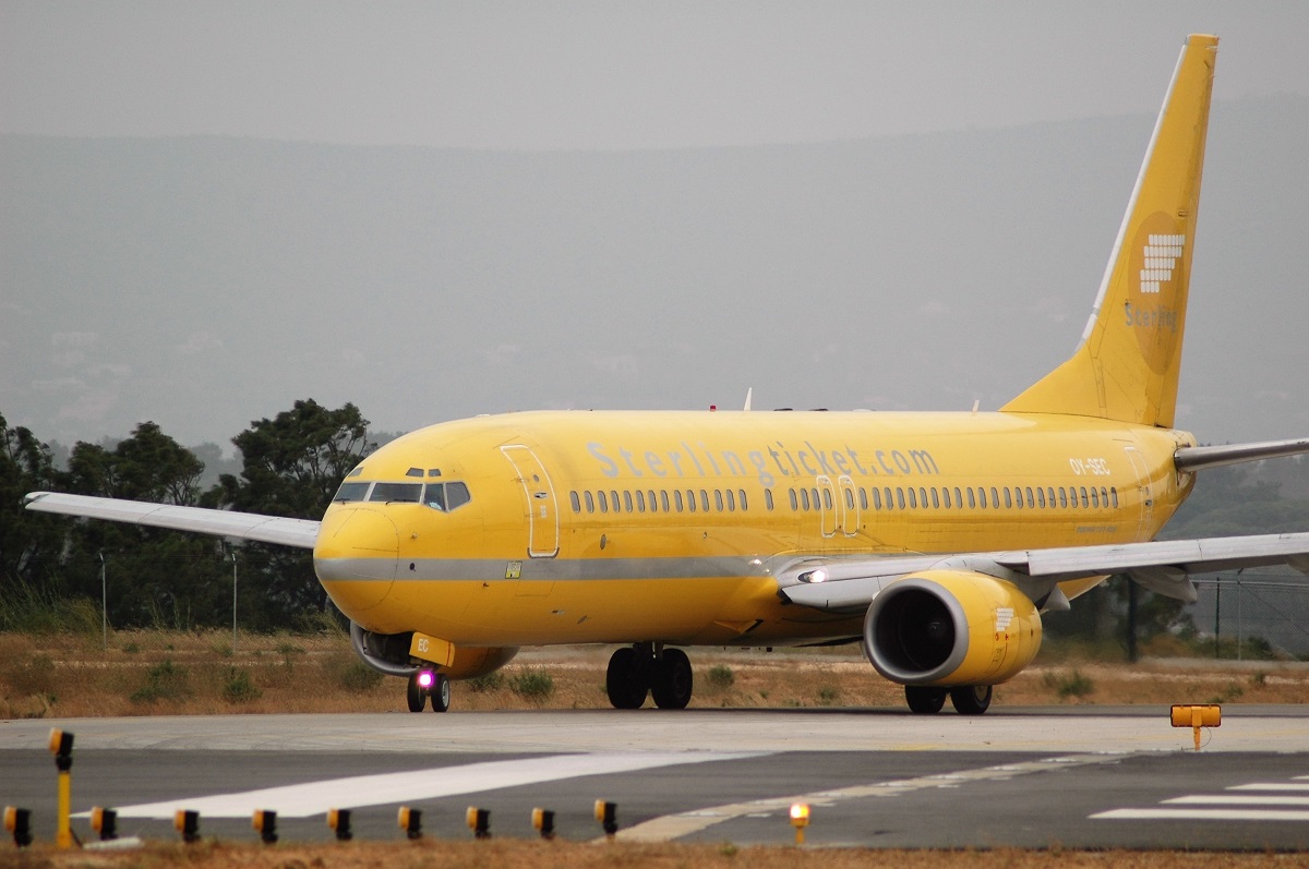 OY-SEC (28221) 1999 Boeing 737-8Q8