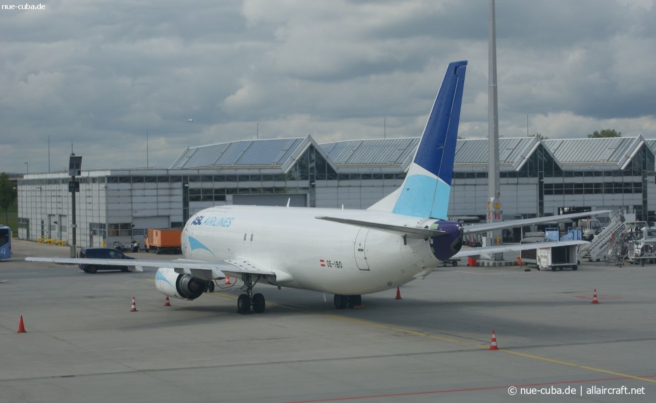 OE-IBO (29270) 1998 Boeing 737-490(SF)