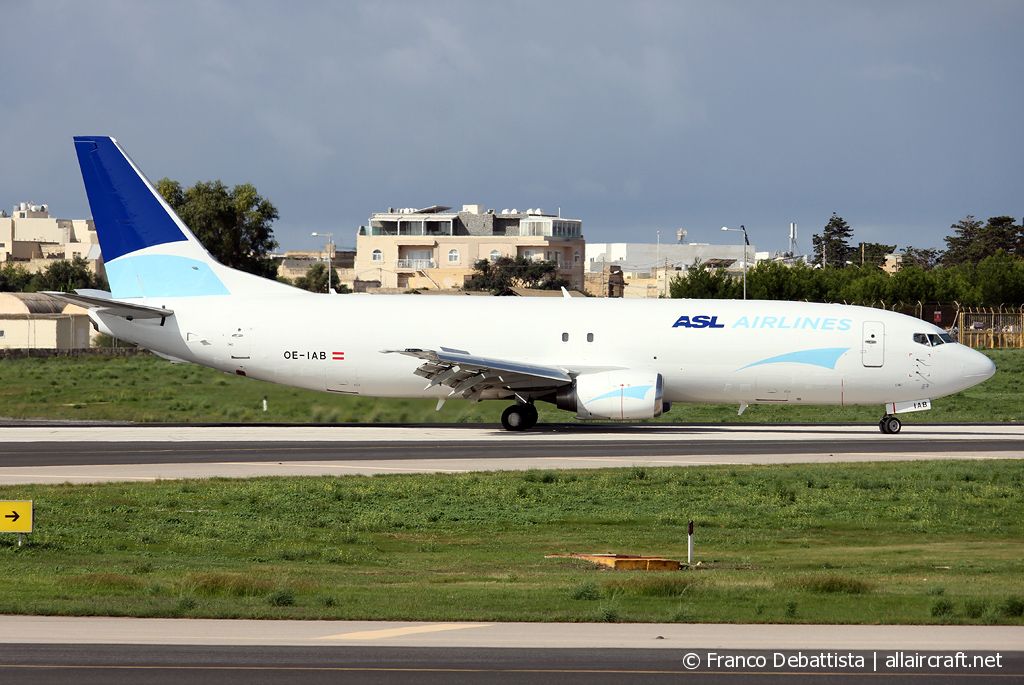 OE-IAB (25147) 1991 Boeing 737-4Z9(SF)
