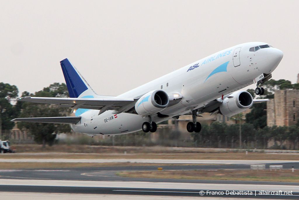 OE-IAM (28886) 1997 Boeing 737-490(SF)
