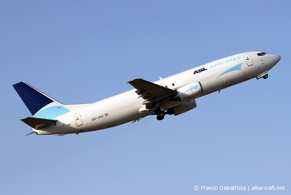 OE-IAU (29201) 1998 Boeing 737-4M0(SF)