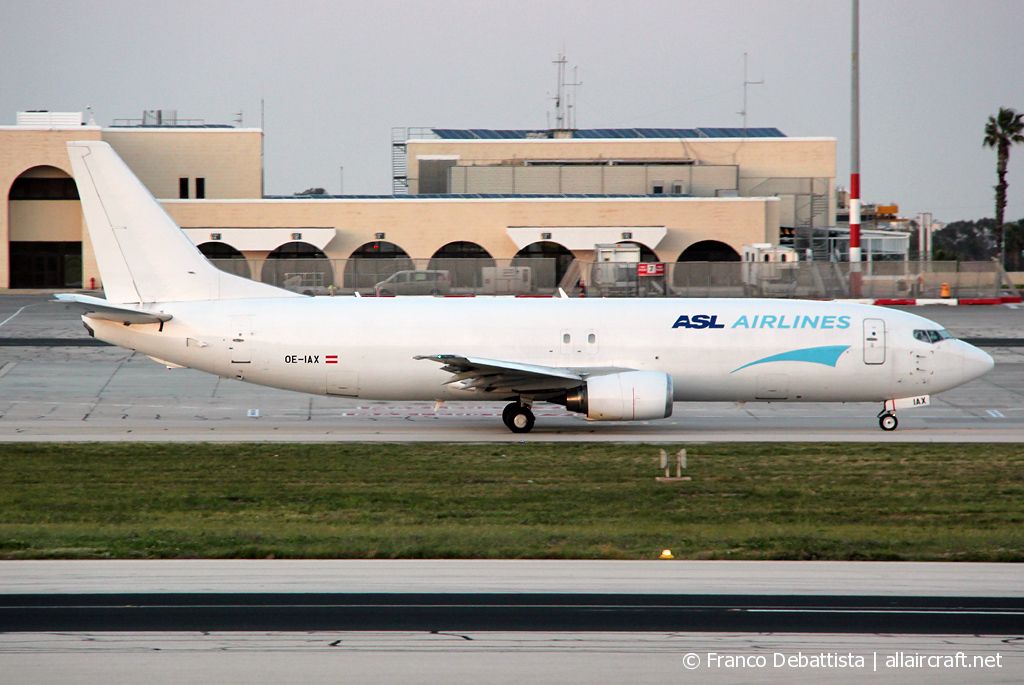 OE-IAX (27632) 1997 Boeing 737-48E(SF)