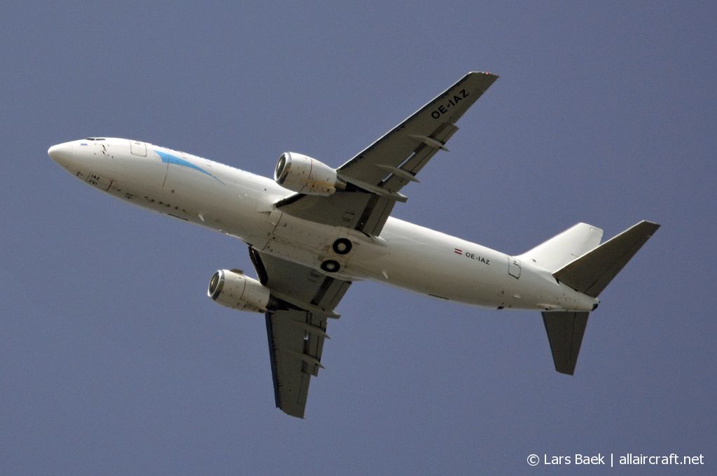 OE-IAZ (25111) 1994 Boeing 737-4Q8 SF