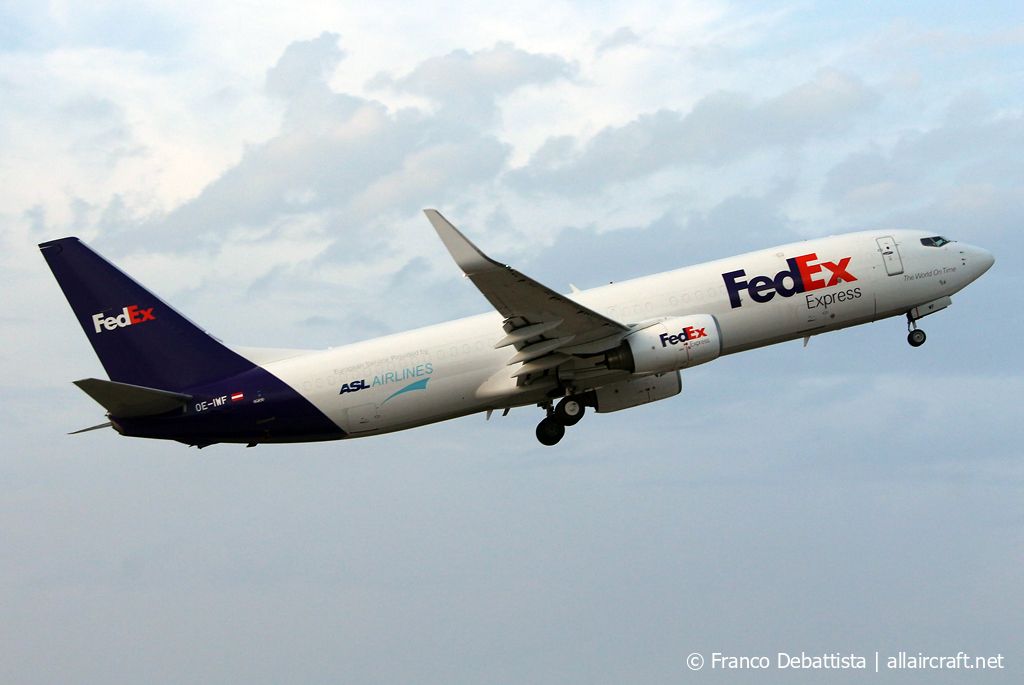 OE-IWF (35553) 2007 Boeing 737-8AS(BCF)(WL)