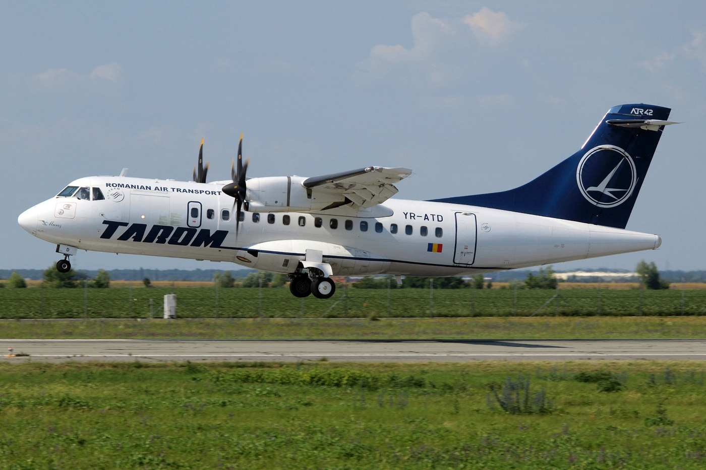 YR-ATD ( 591 ) 1998 ATR-42-500