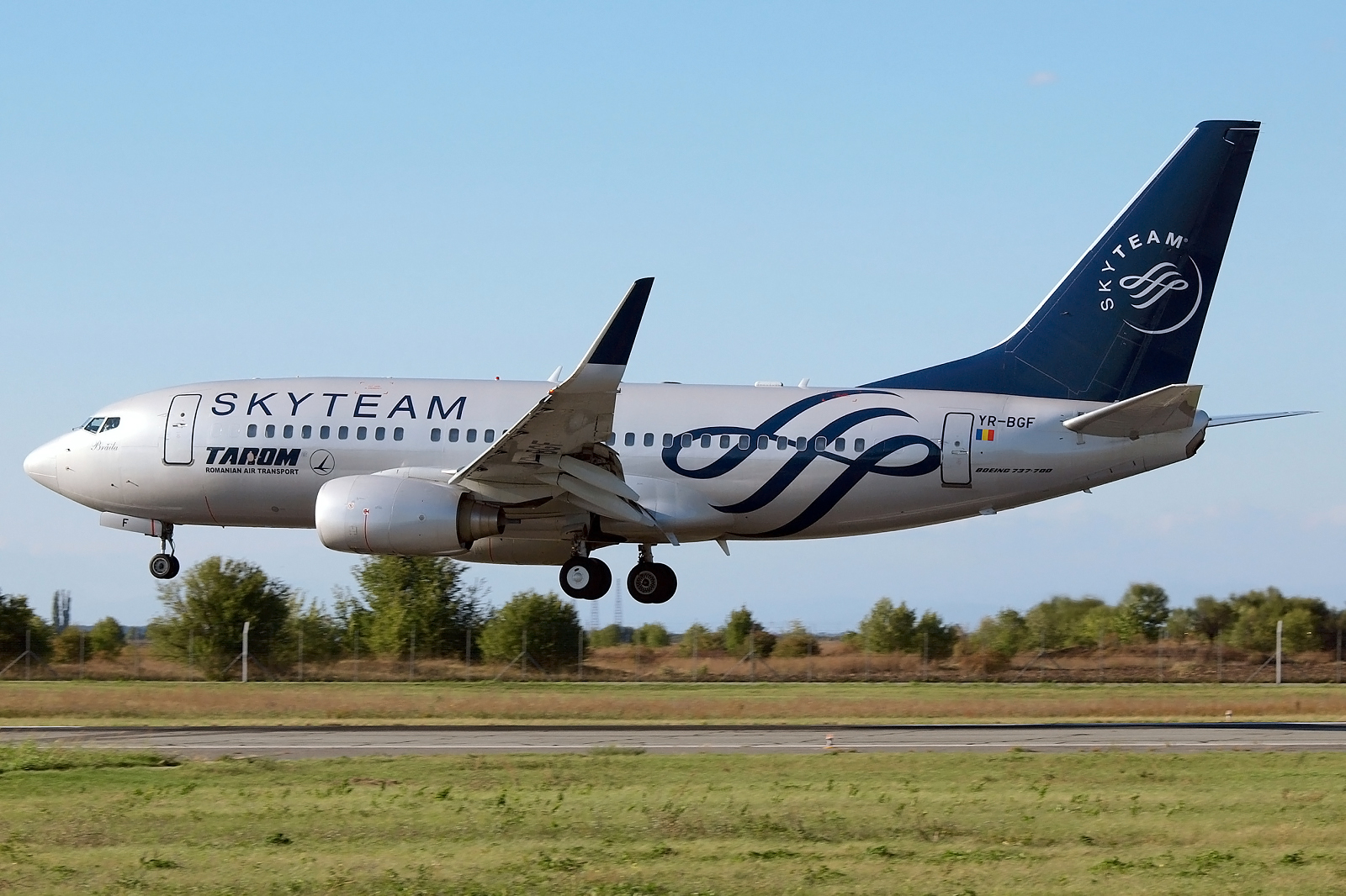 YR-BGF (28440) 2001 Boeing 737-78J(WL)
