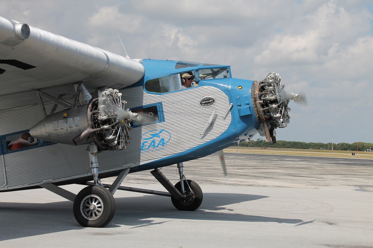 NC8407 (4-AT-69) 1929 Ford Tri-motor