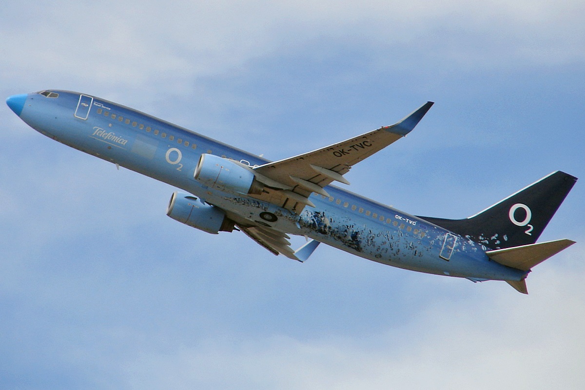 OK-TVC (30278) 2001 Boeing 737-86Q(WL)