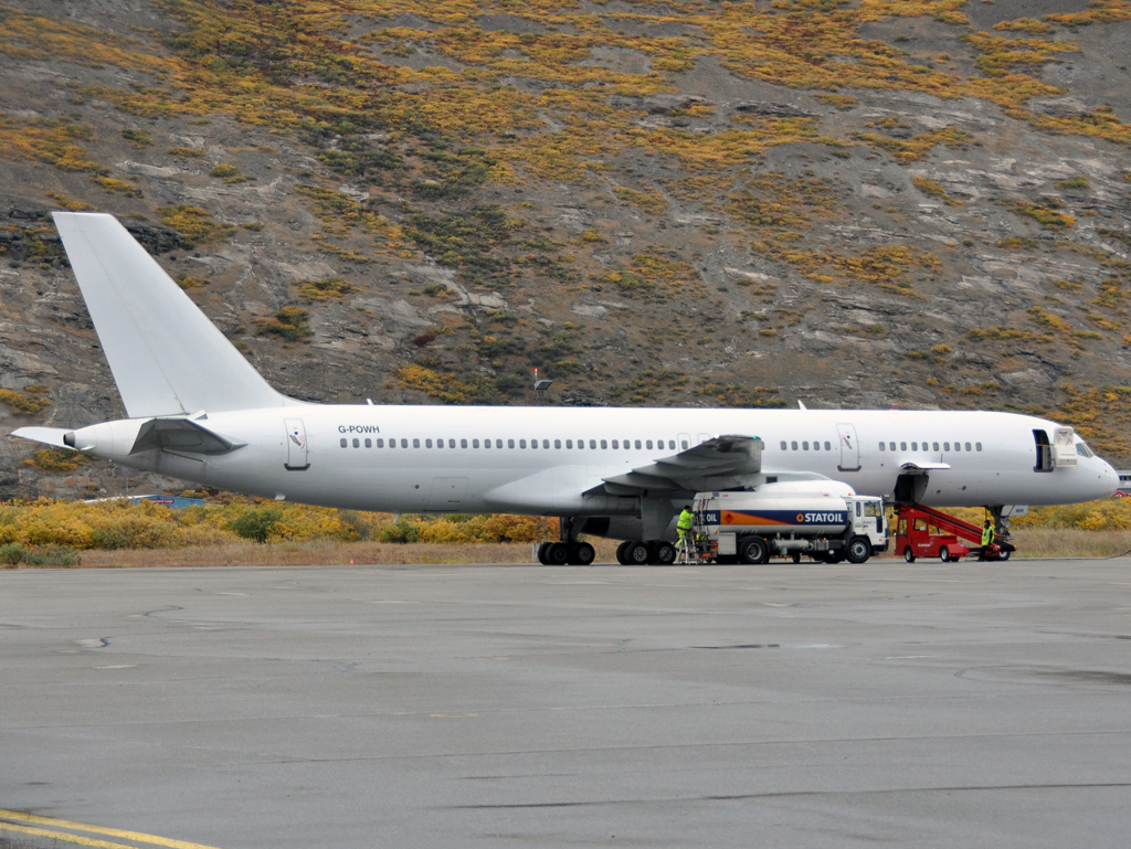 G-POWH (29308) 2000 Boeing 757-256