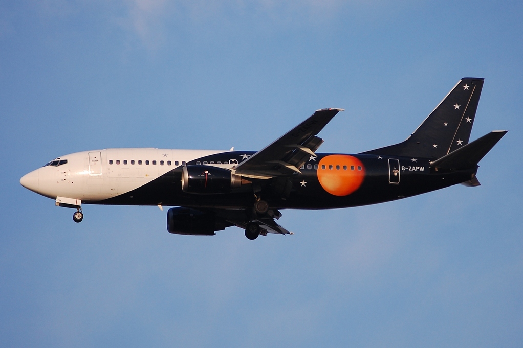 G-ZAPW (24219) 1988 Boeing 737-3L9(QC)