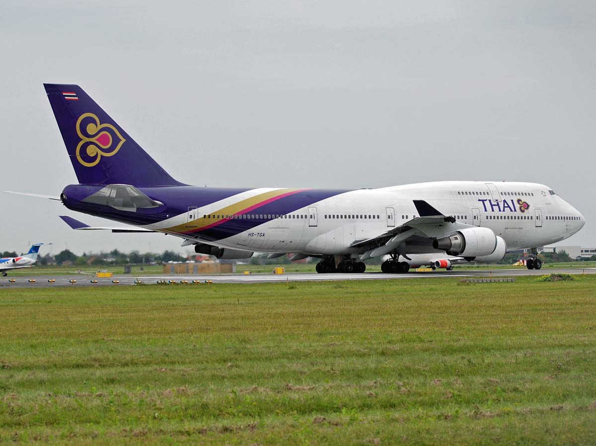 HS-TGA (32369) 2001 Boeing 747-4D7