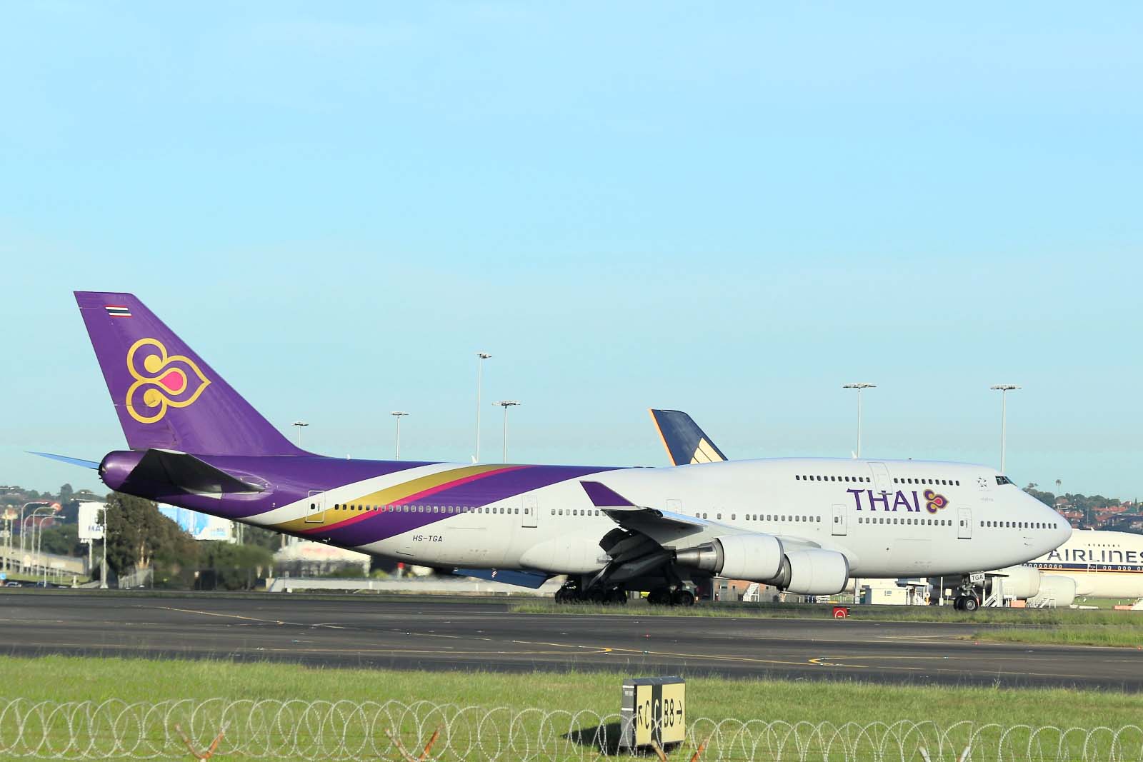 HS-TGA (32369) 2001 Boeing 747-4D7