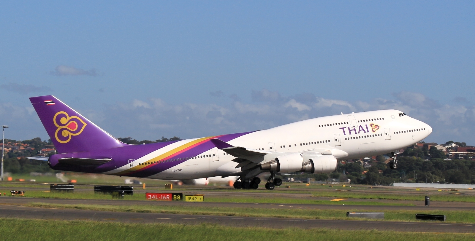 HS-TGY (28705) 1998 Boeing 747-4D7