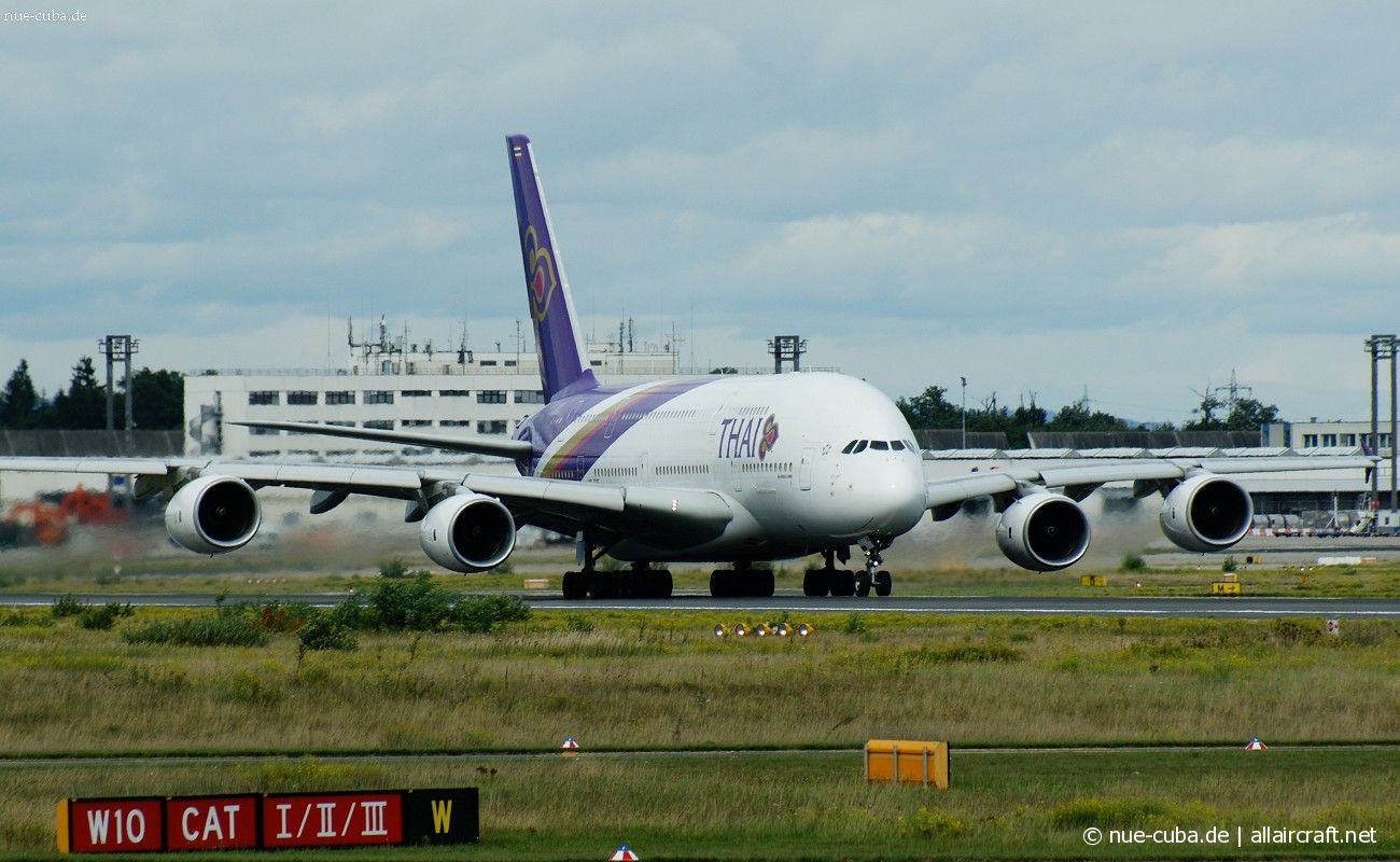HS-TUE (125) 2013 Airbus A380-841