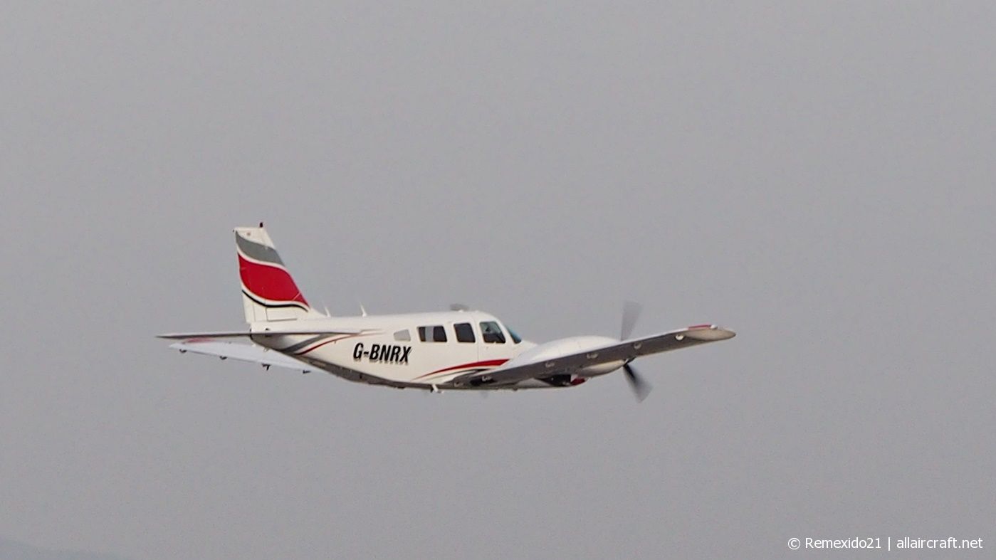G-BNRX (34-7970336) Piper PA-34-200T Seneca II