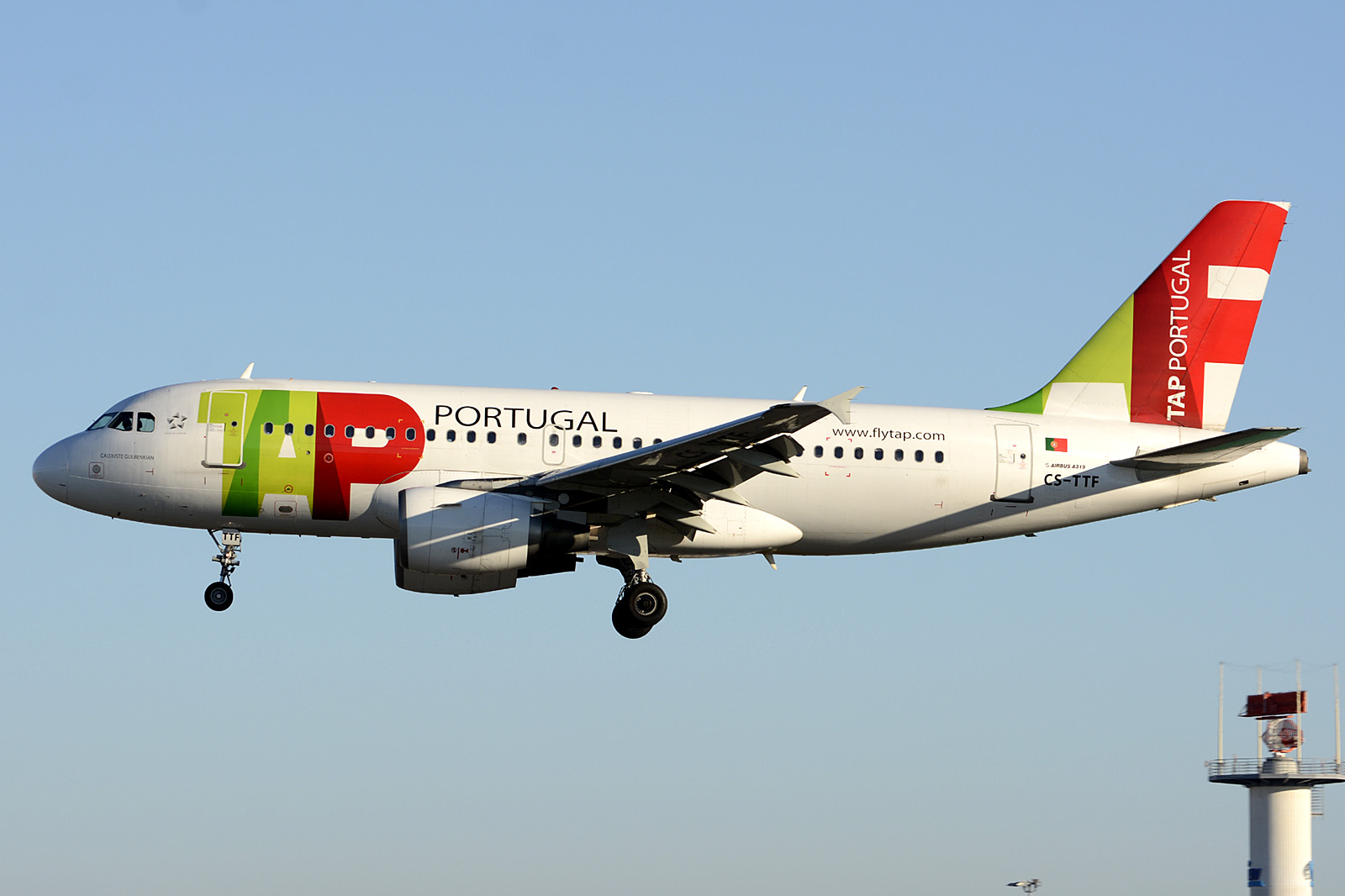 CS-TTF (837) 1998 Airbus A319-111