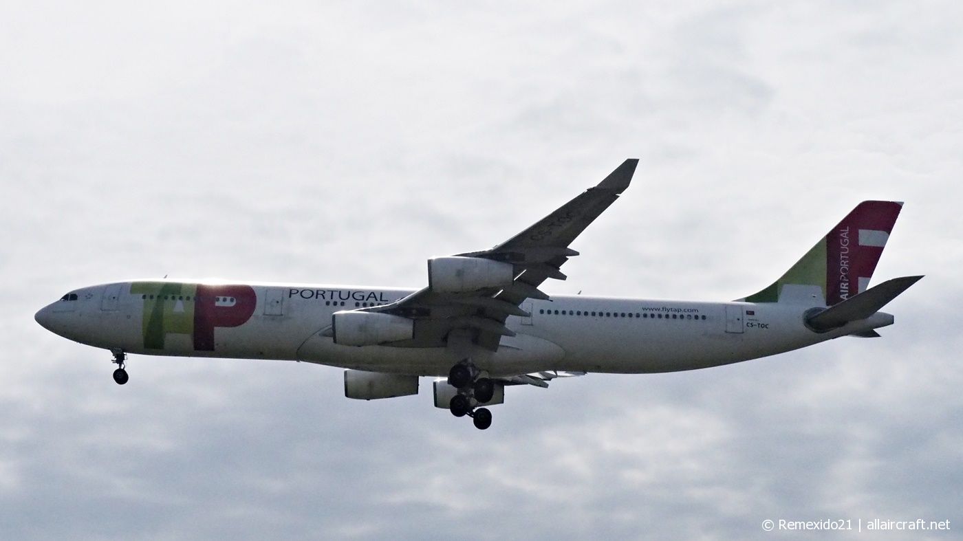CS-TOC (079) 1995 Airbus A340-312