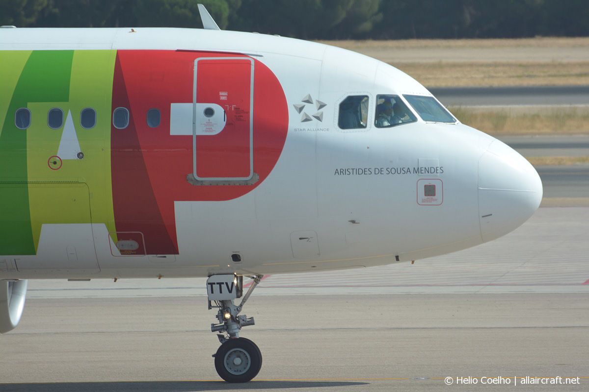 CS-TTV (1718) 2002 Airbus A319-112