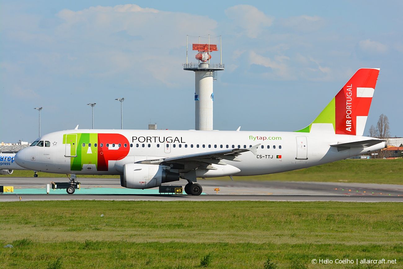CS-TTJ (979) 1999 Airbus A319-111