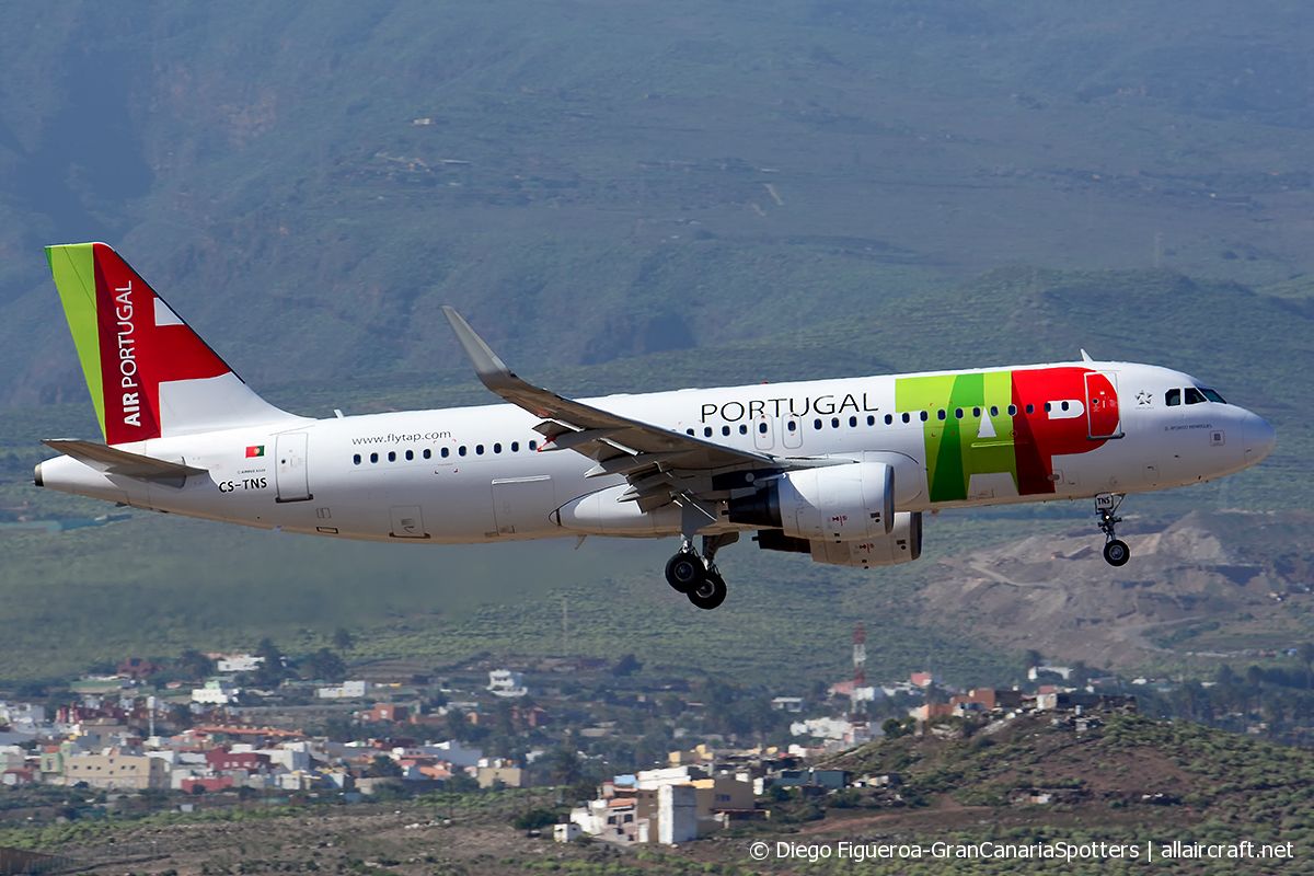 CS-TNS (4021) 2009 Airbus A320-214(WL)