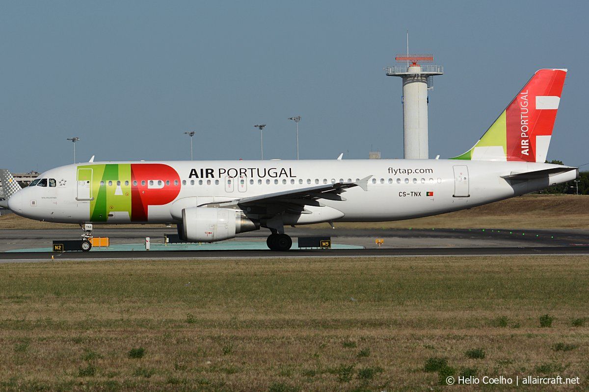CS-TNX (2822) 2016 Airbus A320-214