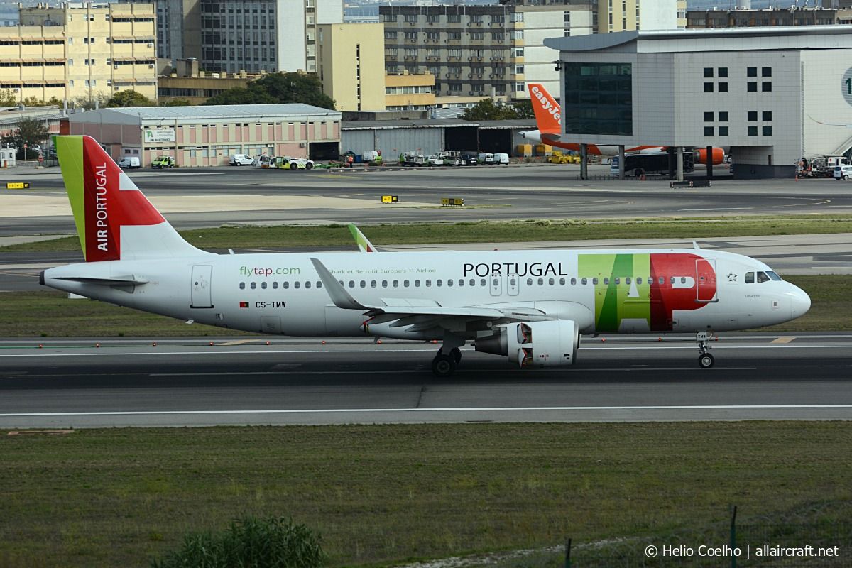 CS-TMW (1667) 2001 Airbus A320-214(WL)