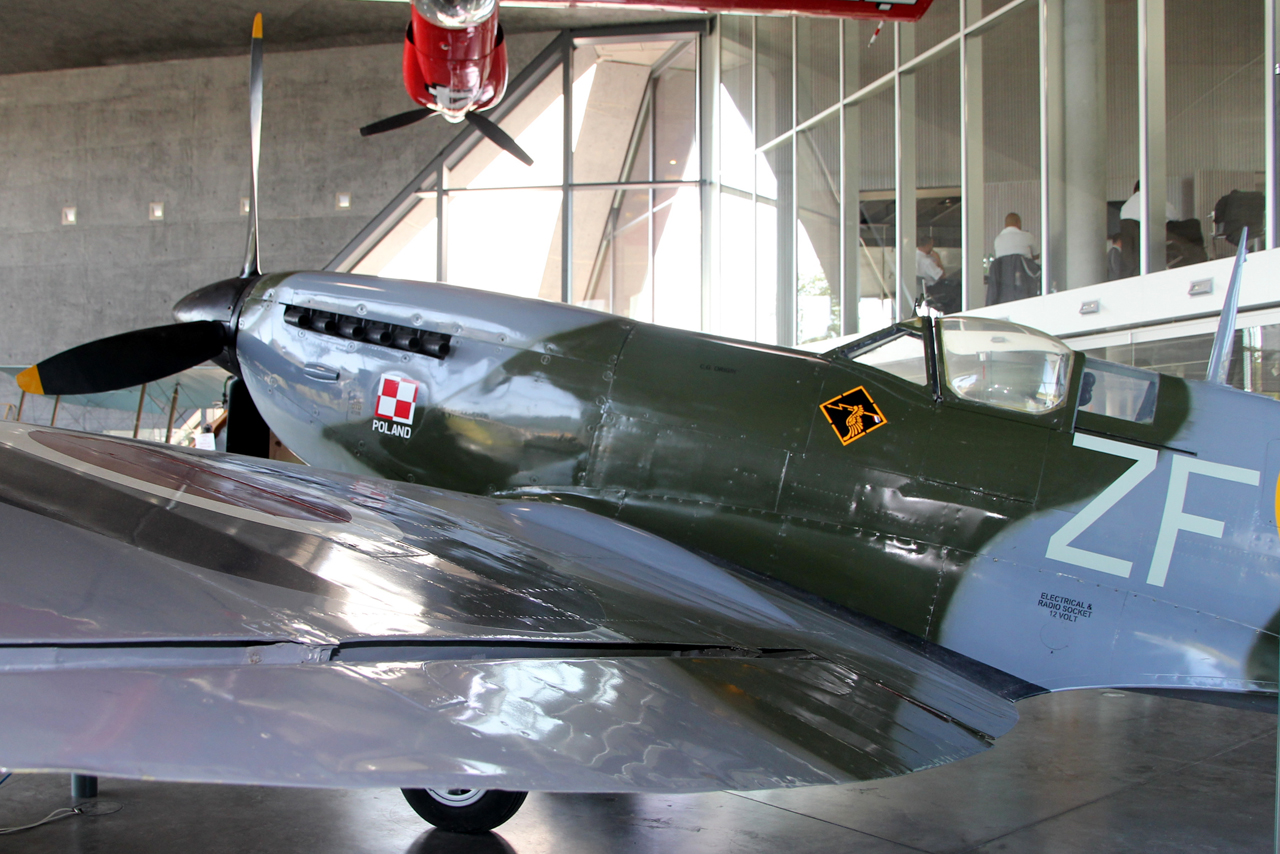 TB995 (CBAF.IX.3495) 1955 Supermarine 361 Spitfire LF16E