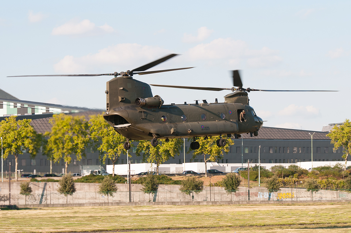 ZA713 (MA-025/B-844) Boeing Chinook HC2
